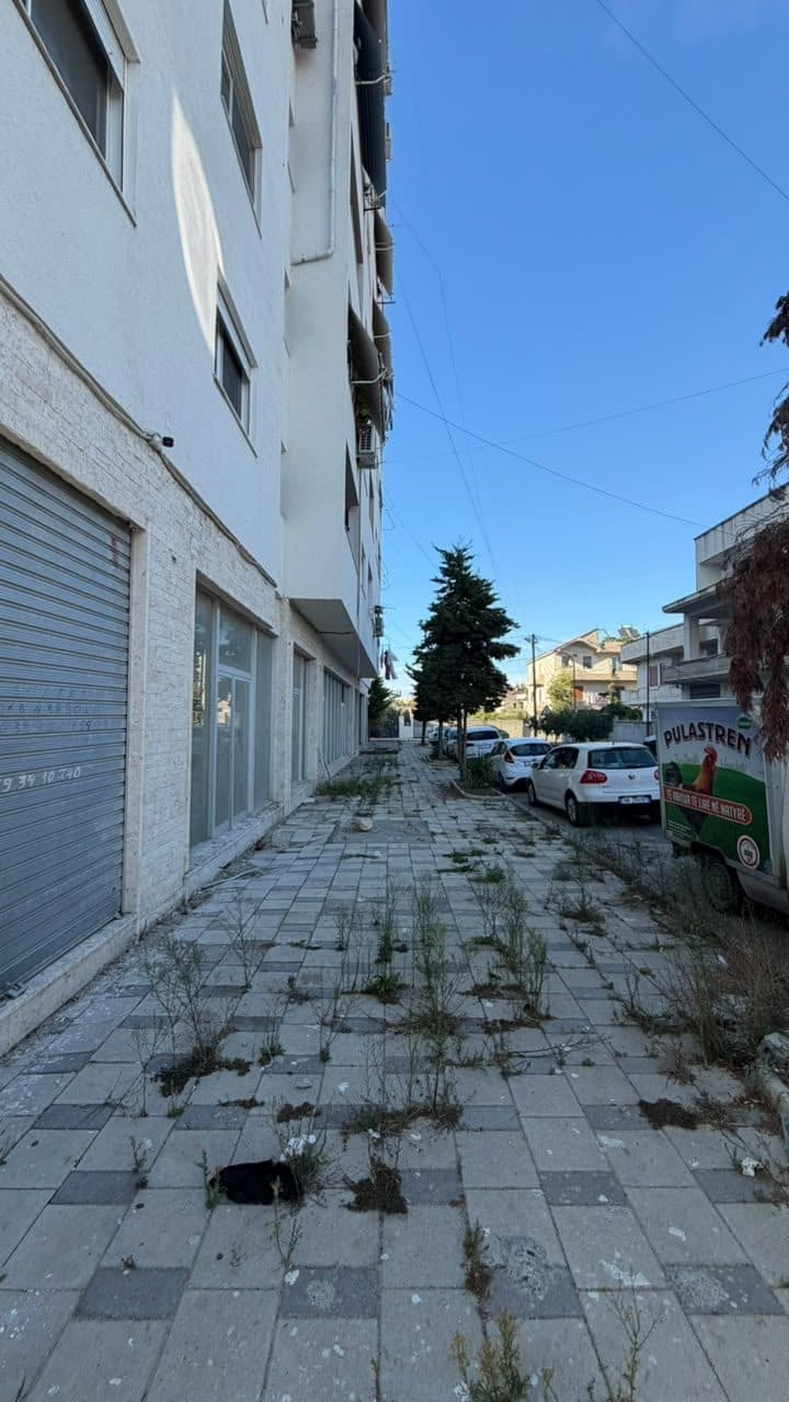 SHITET AMBIENT BIZNESI NE LAGJEN 18, DURRES