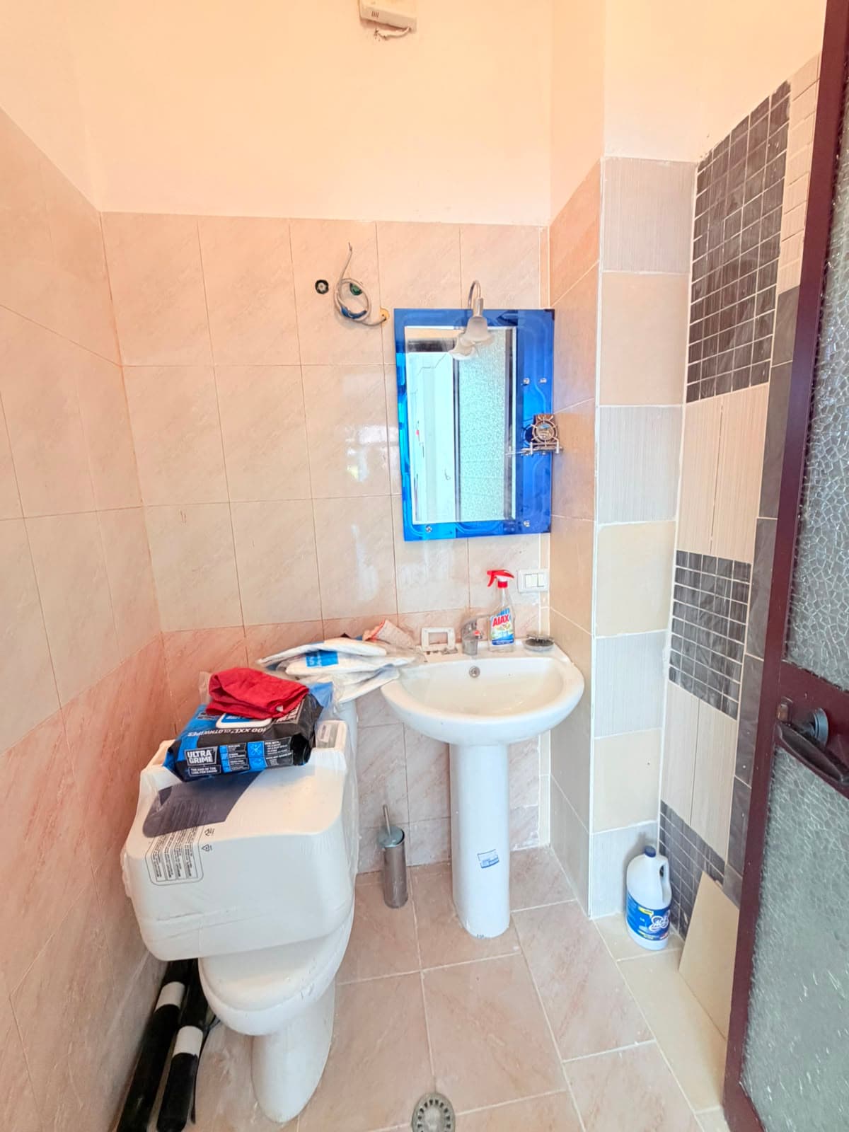 JEPET ME QERA AMBIENT BIZNESI PRANE GJYKATES, DURRES 3