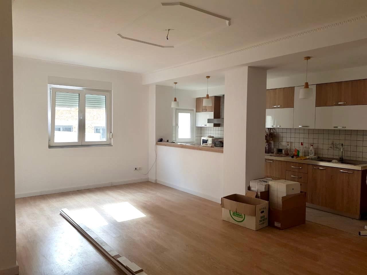 SHITET APARTAMENT 2+1, LAGJA 4, PRANE QENDRES SE GJUHEVE TE HUAJA , DURRES. 2