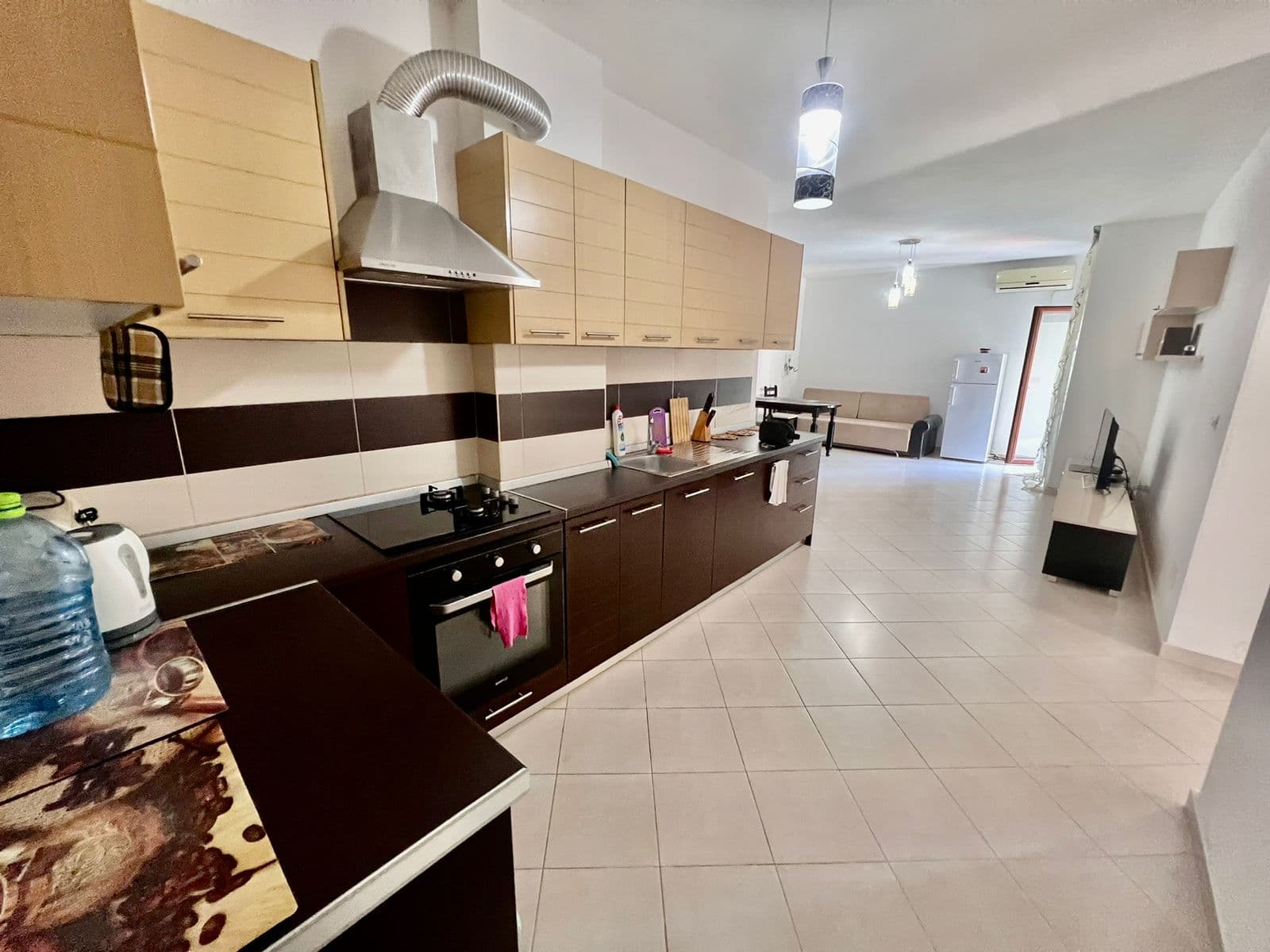 EXLUSIVE 🔥 SHITET APARTAMENT 2+1 ME PAMJE NGA DETI, CURRILA, DURRES. 2