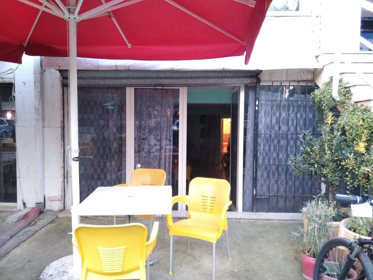 JEPET ME QERA AMBIENT BIZNESI PERBALL HOTEL FLORIDA LAGJA 13 PLAZH, DURRES .
