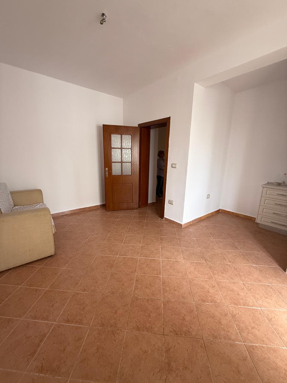 SHITET APARTAMENT 2+1 ZONEN E SPITALIT DURRES