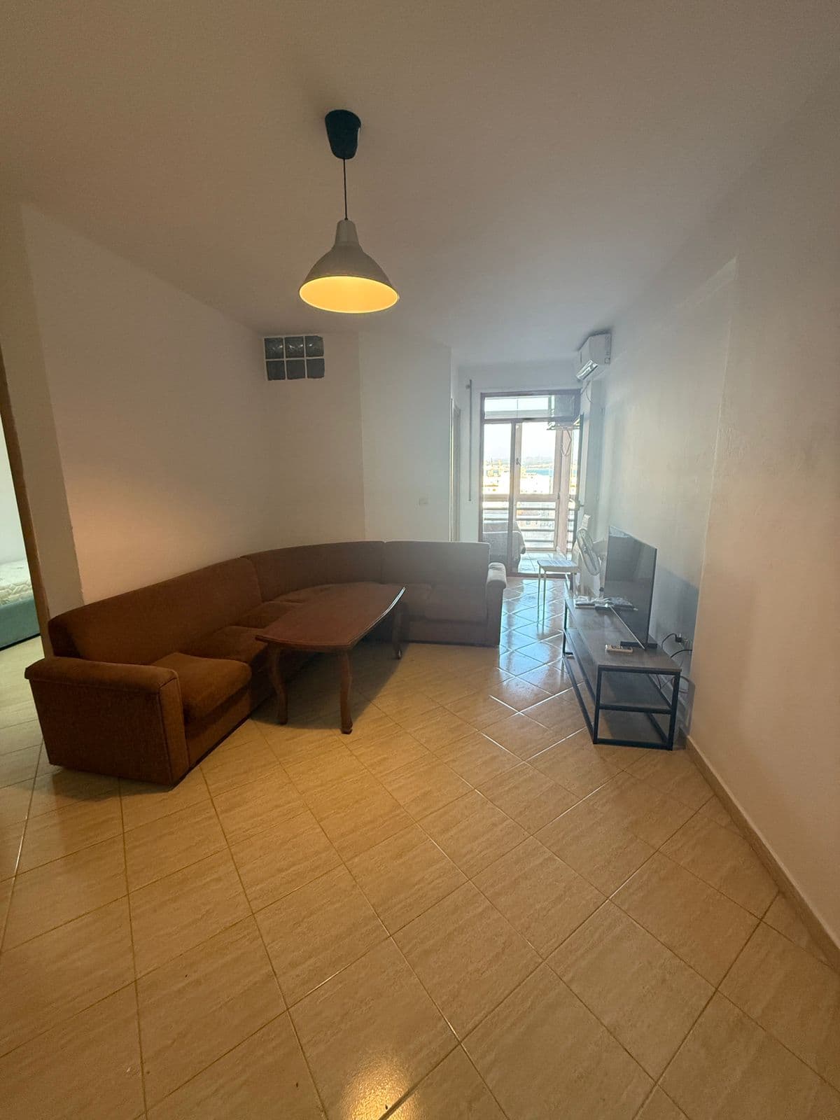 JEPET ME QERA APARTAMENT 2+1 ZONA POLIKLINIKA DURRES 2