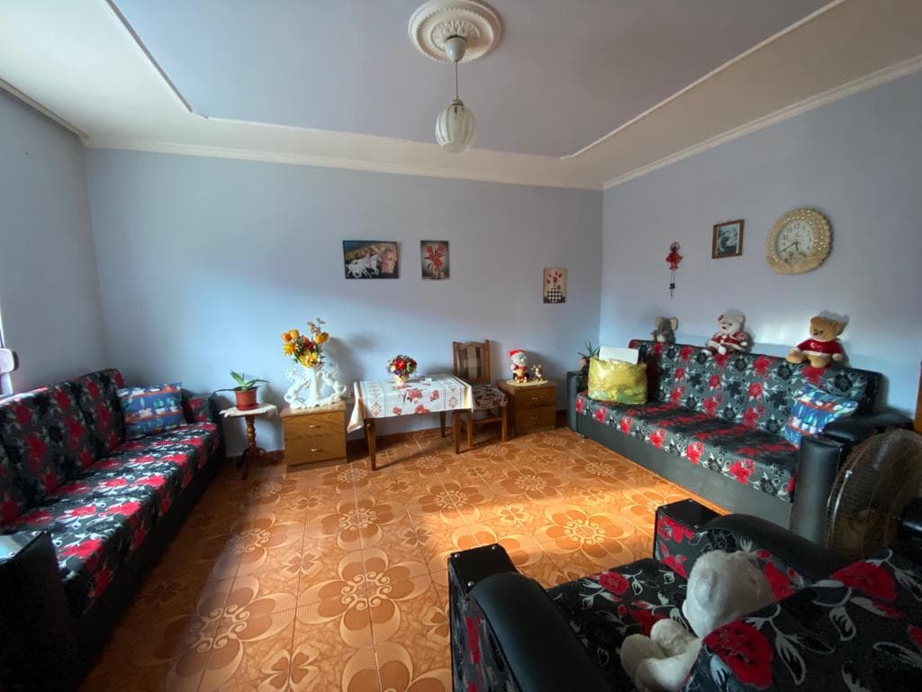 SHITET APARTAMENT 1+1 PRANE STADIUMIT,LAGJA 18,DURRES. 2