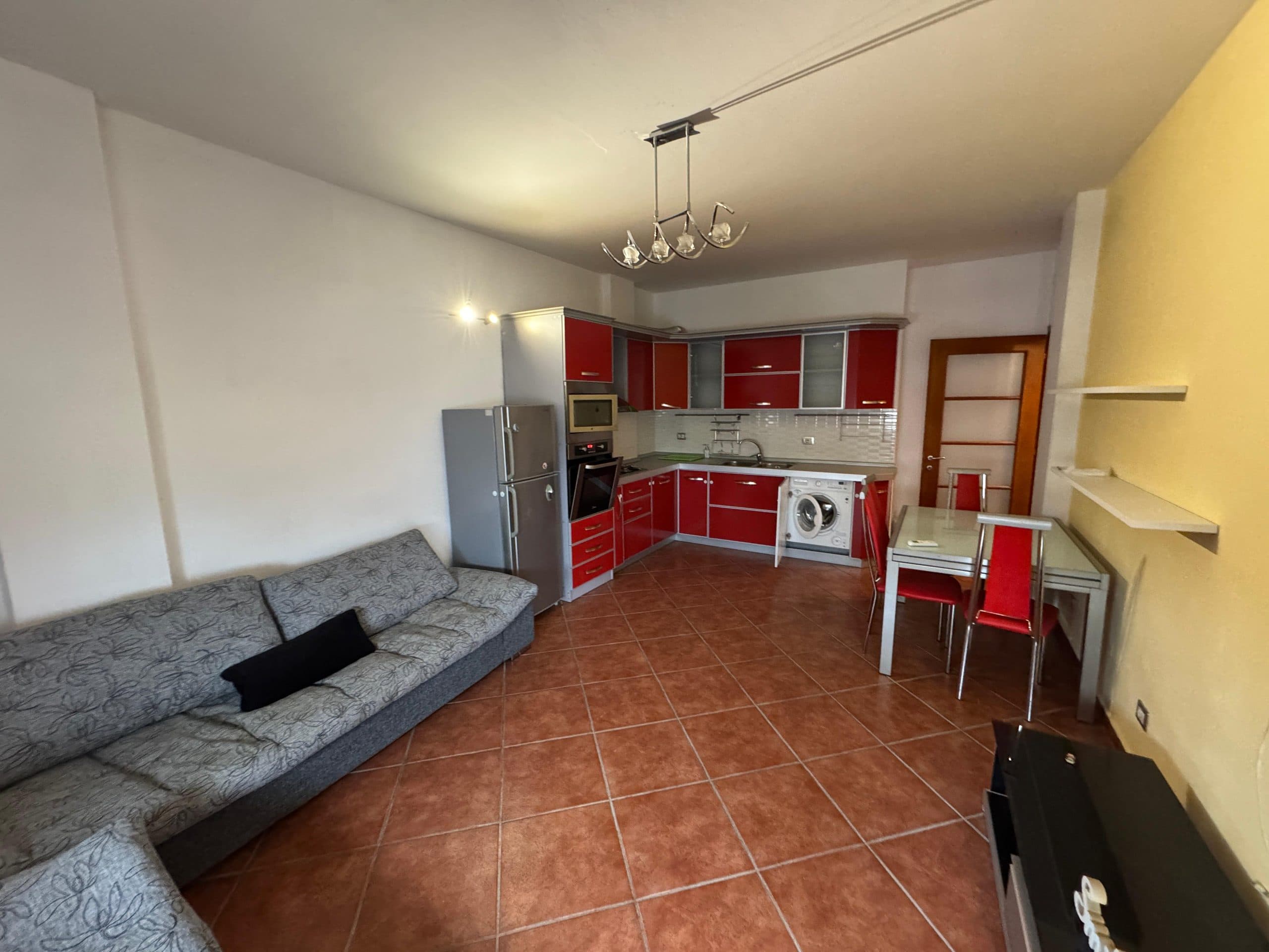 JEPET ME QERA APARTAMENT 1+1+ POST PARKIMI, FLAGSHIP, DURRES.