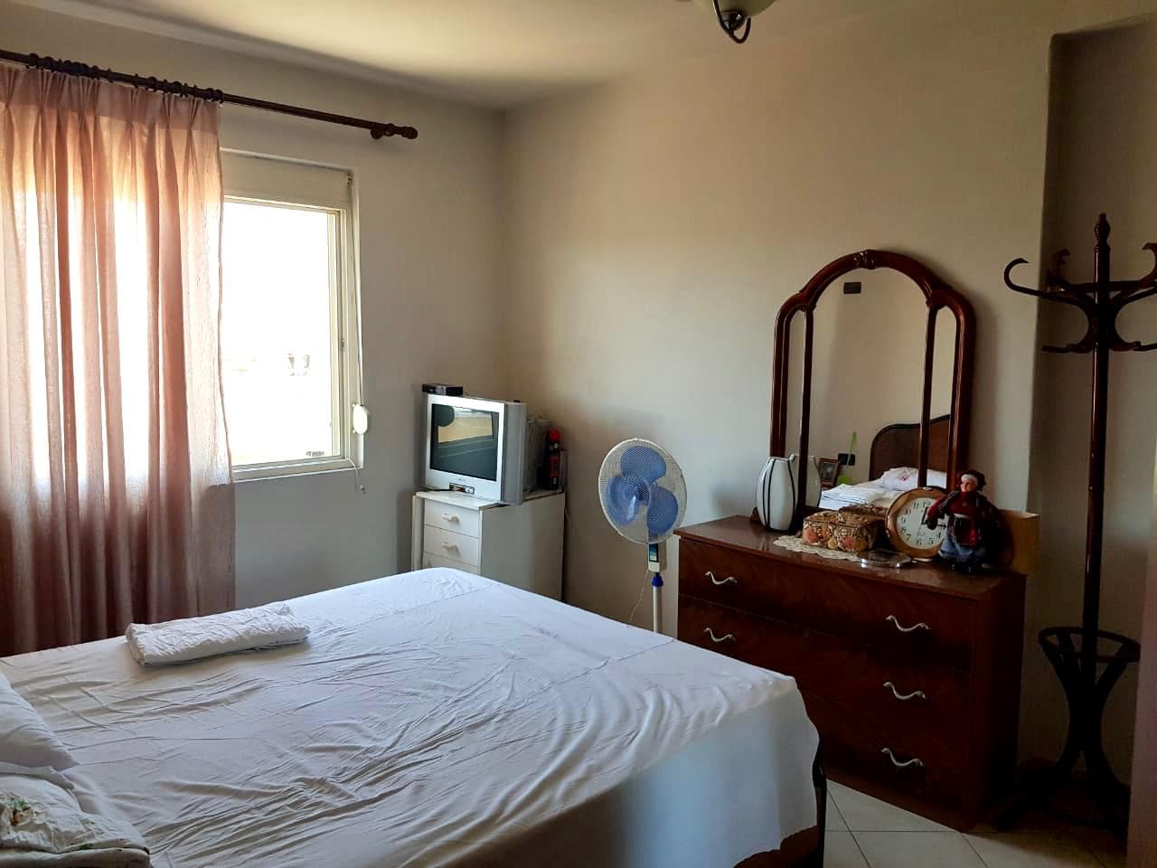 SHITET APARTAMENT 2+1 LAGJA 18, PERBALLE FUSHES SE RERES, DURRES! 3