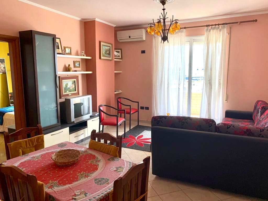JEPET ME QERA APARTAMENT 2+1 , PERBALL PORTIT , DURRES. ( Vetem per te huaj )