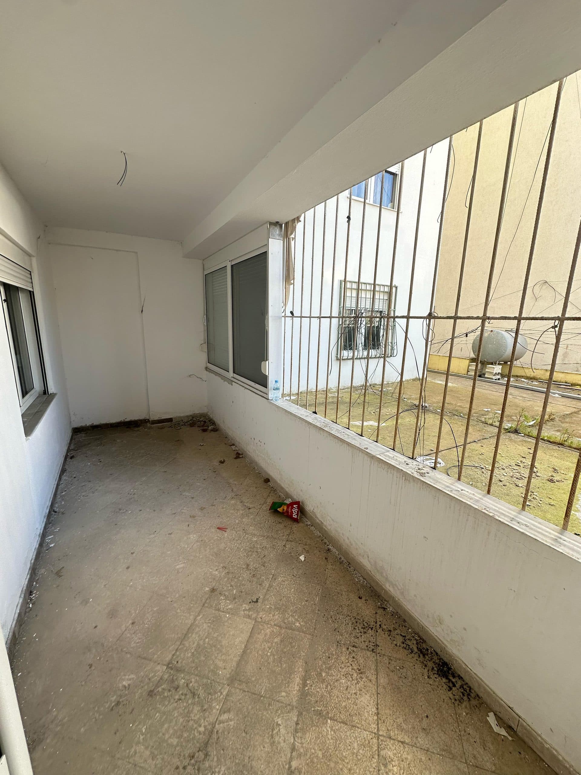 SHITET APARTAMENT 1+1+VERANDE, ISH URT, DURRES 3