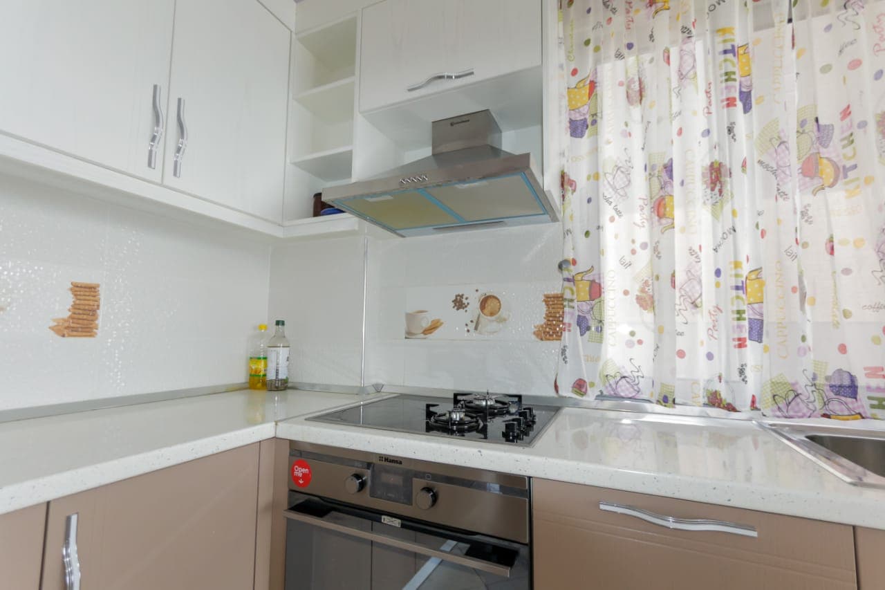 SHITET APARTAMENT 2+1 ME PAMJE NGA DETI PRANE,PISTA KOSOVES,PLAZH,DURRES. 4
