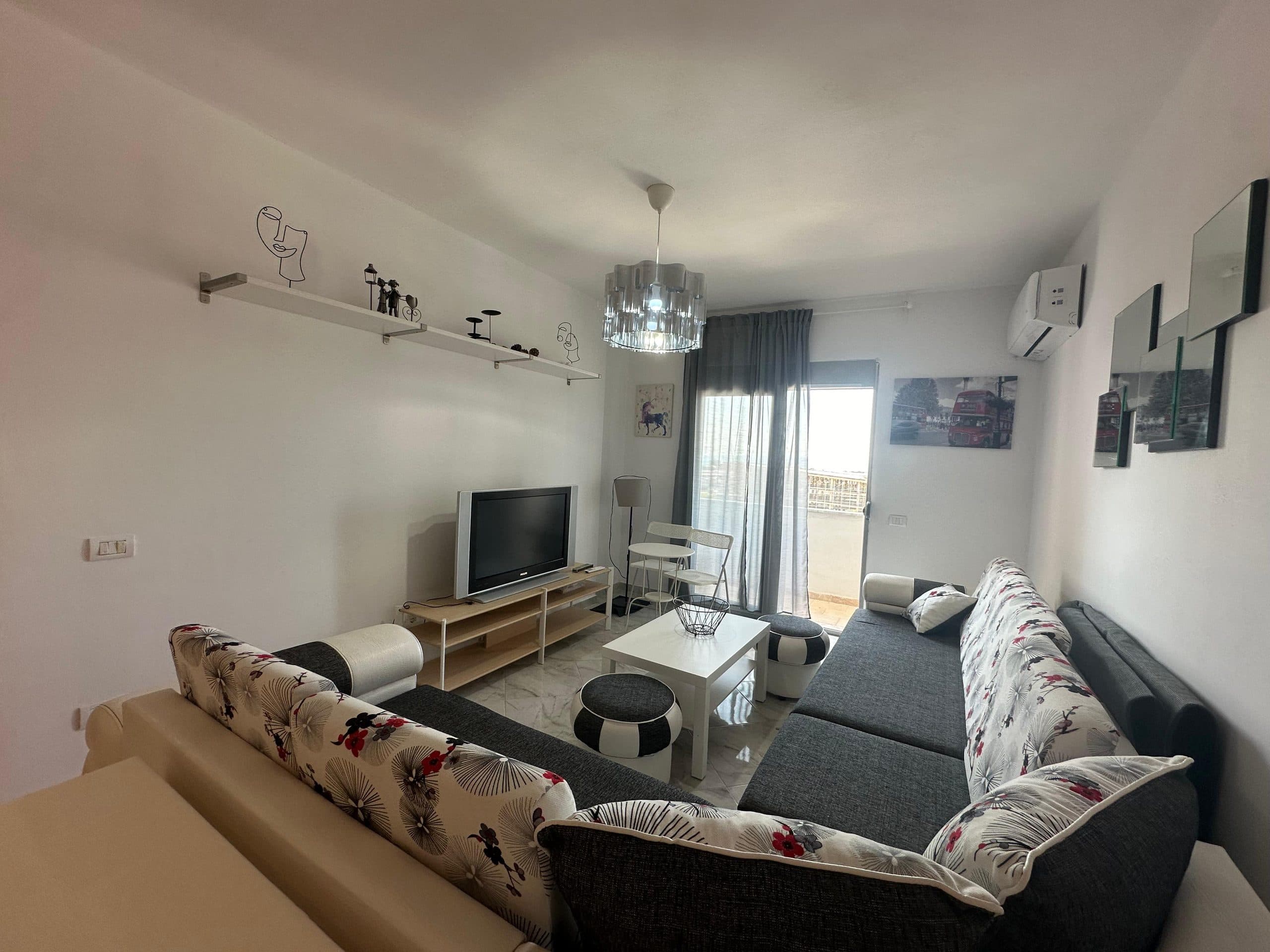 JEPET ME QERA APARTAMENT 3+1, STACIONI I TRENIT, DURRES. 2
