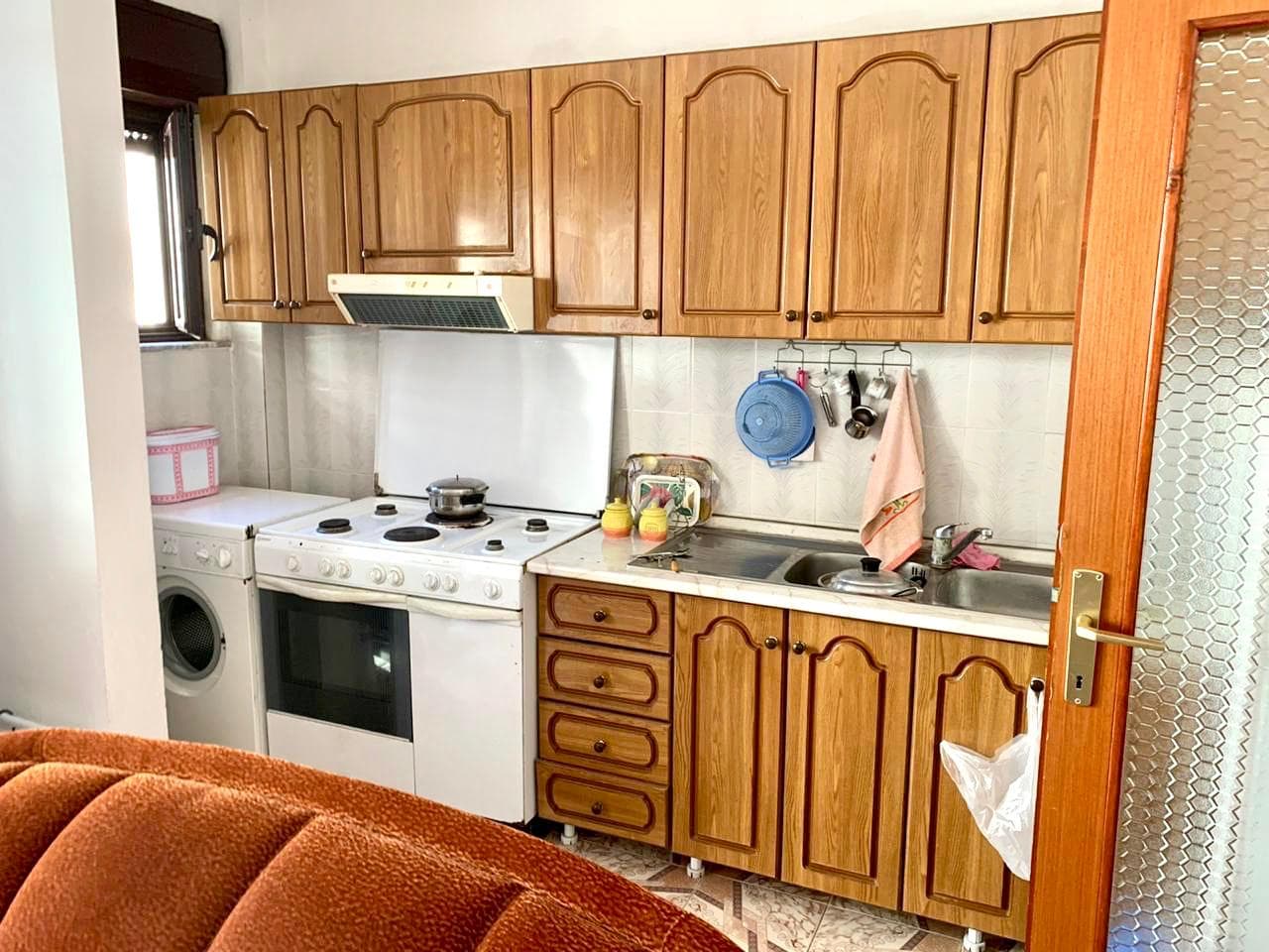 SHITET APARTAMENT 1+1, BUZE RRUGE , ILIRIA , PLAZH. 2