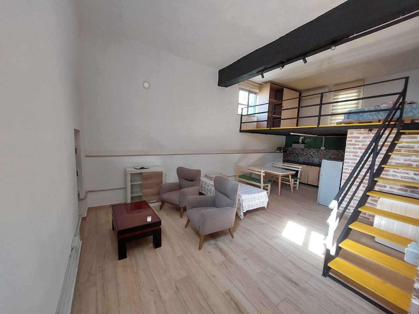 JEPET ME QERA APARTAMENT 1+1 , PRANE SHKOLLES GJERGJ KASTRIOTI, DURRES. 2
