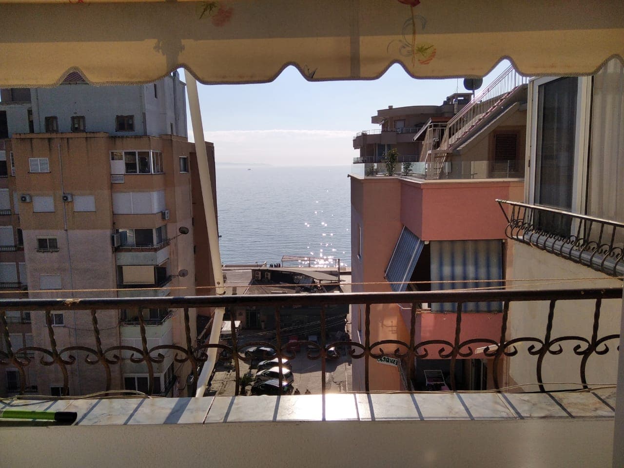 SHITET APARTAMENT 3+1 VOLLGA,PRANE RESTORANT 4 STINET,DURRES.