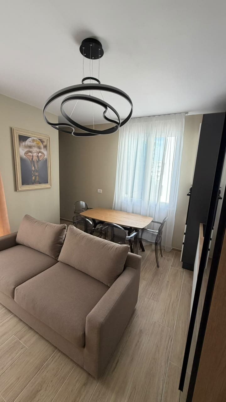 SHITET APARTAMENT 2+1 PRANE HOTEL FLOWER, GOLEM 2