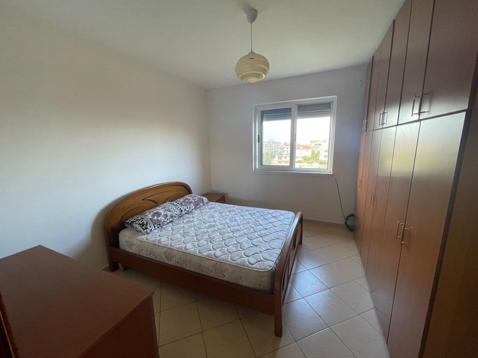 SHITET APARTAMENT 1+1 PRANE FUSHES SE RERES,LAGJA 18,DURRES. 4