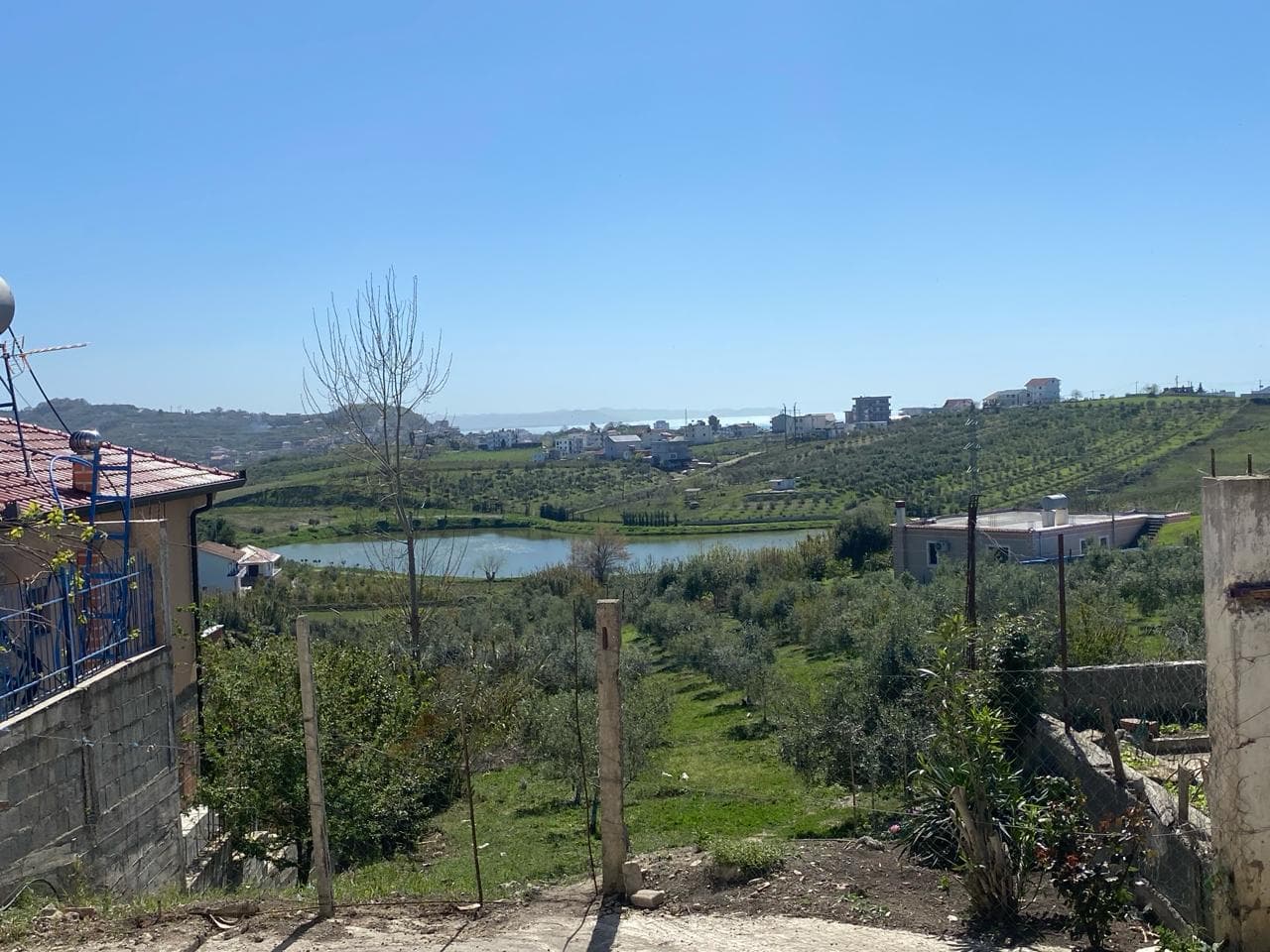 SHITET SHTEPI PRIVATE+ TRUALL, ARAPAJ, DURRES.