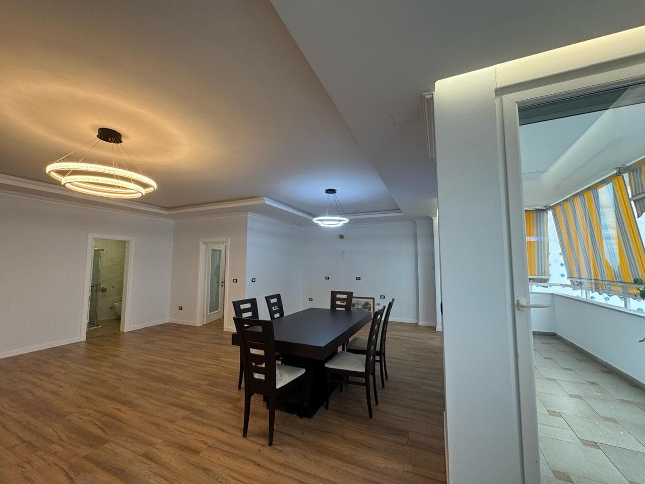 SHITET APARTAMENT 2+1 TEK RRUGA PORTIT 2