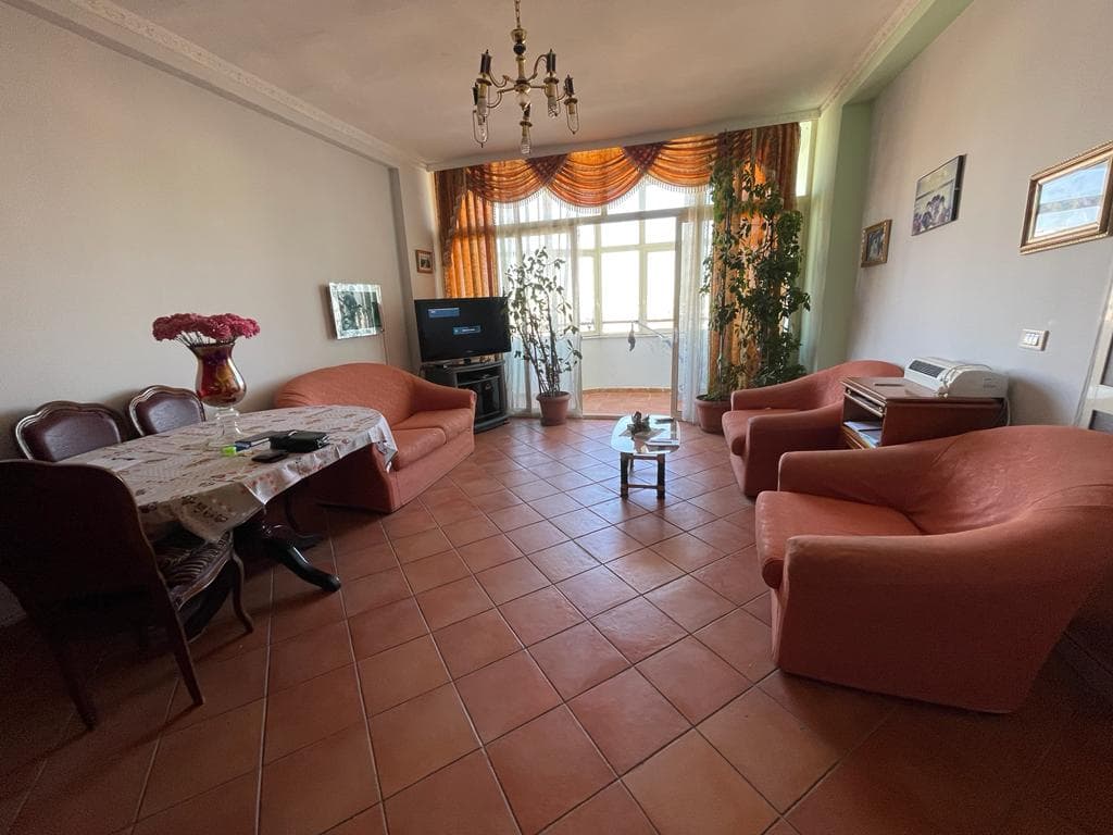 SHITET APARTAMENT 2+1 PRANE POLIKLINIKES,DURRES.