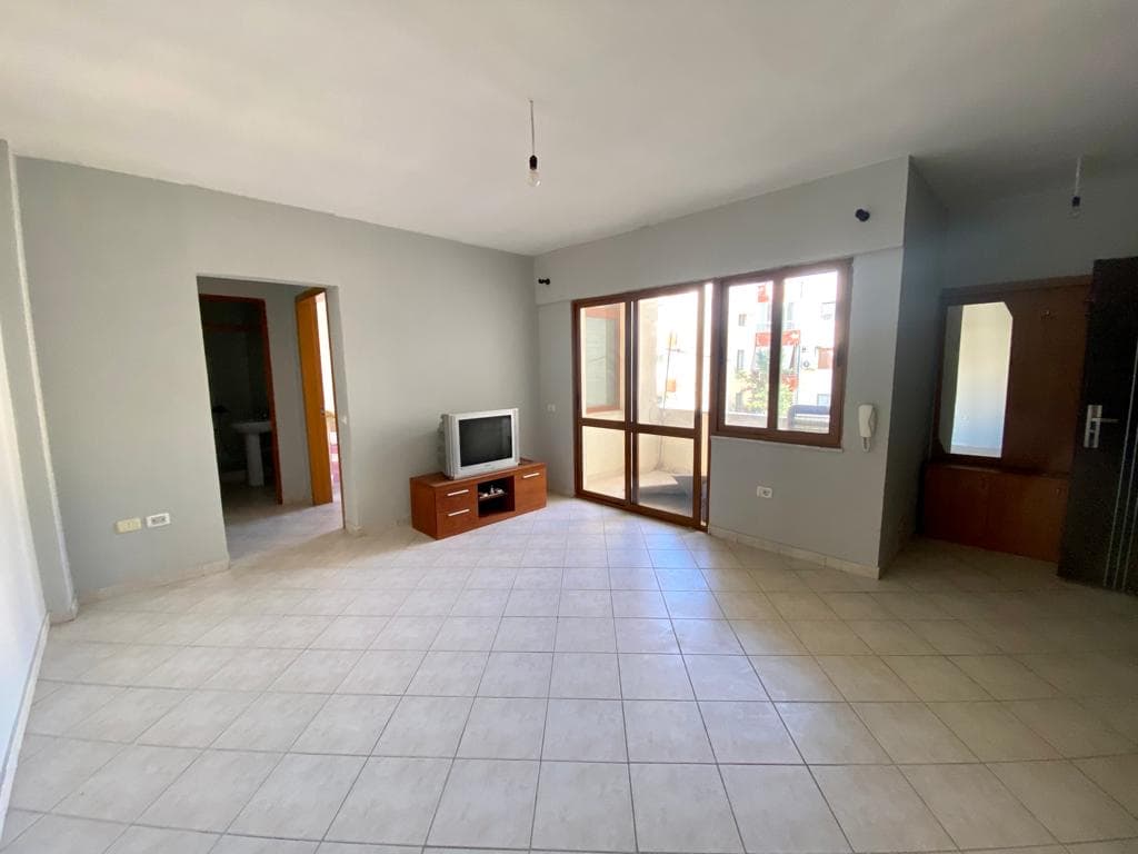 SHITET APARTAMENT 1+1 PRANE AS HOTEL, GOLEM, DURRES.