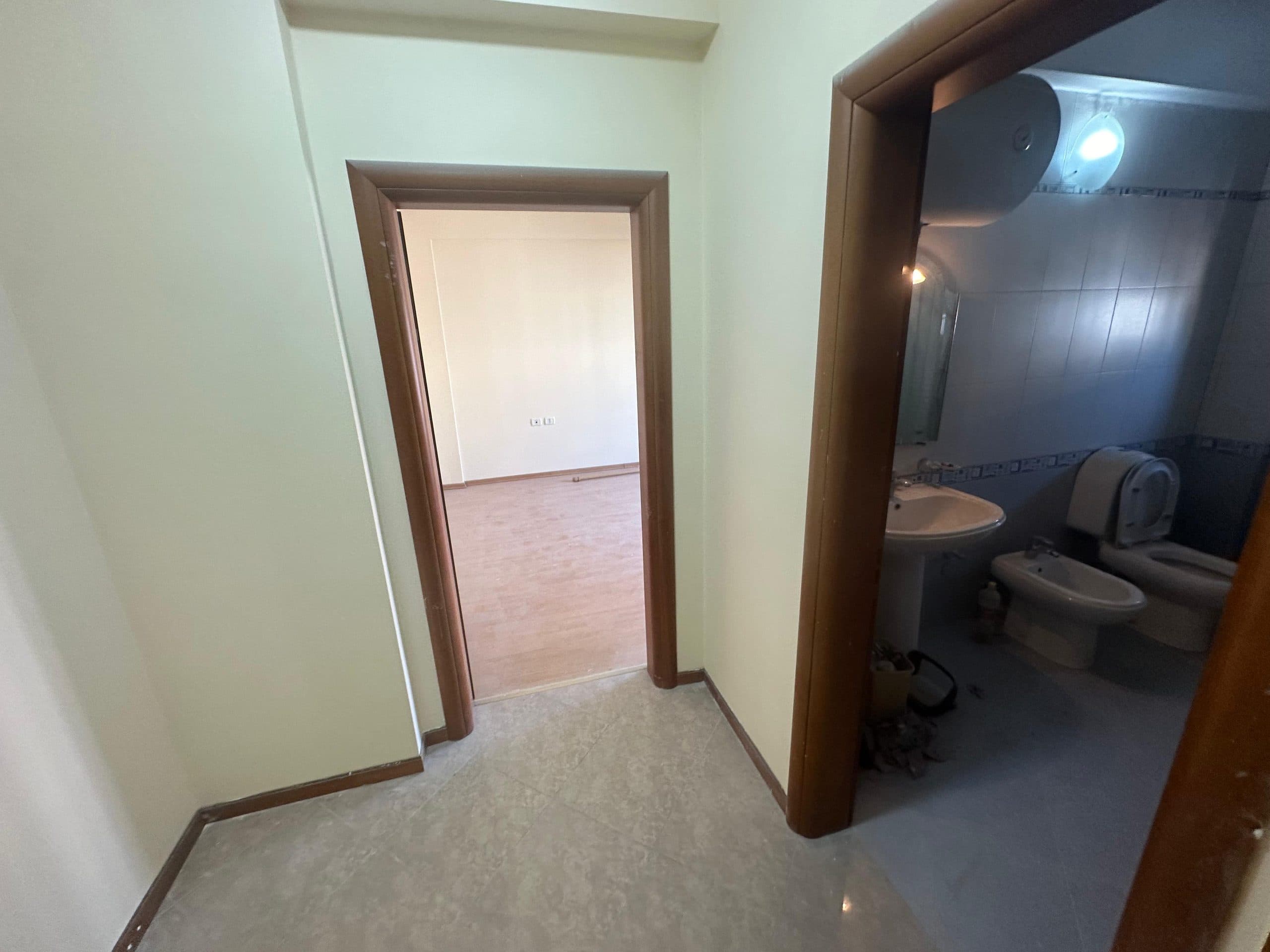 SHITEN 2 APARTAMENTE NGJITUR 1+1 DHE 2+1, PRANE MUZEUMIT, DURRES. 2