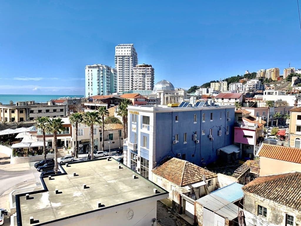 JEPET ME QERA APARTAMENT 2+1 NE VOLLGA,DURRES!