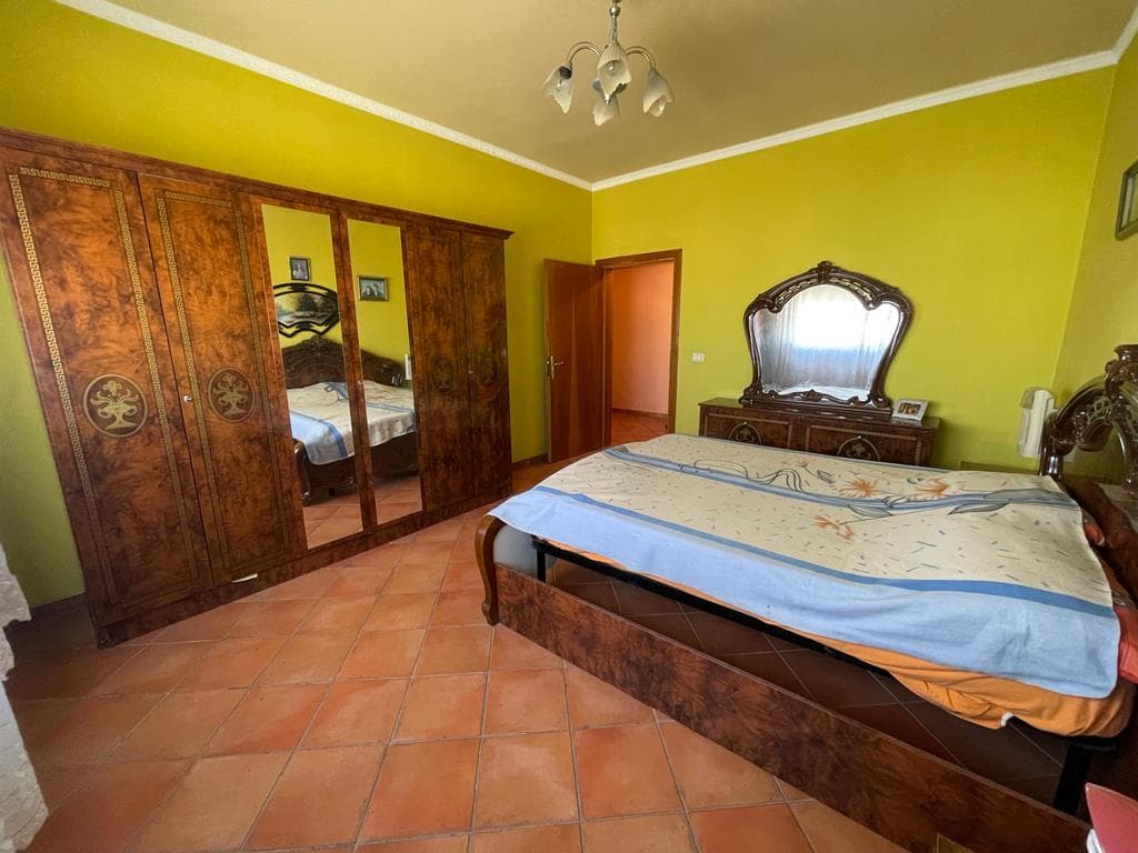 SHITET APARTAMENT 2+1 PRANE POLIKLINIKES,DURRES. 4