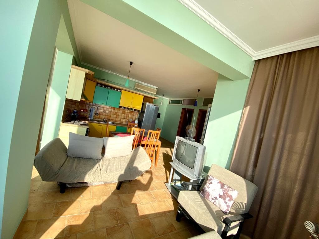SHITET APARTAMENT 2+1 PERBALLE DETIT RRUGA PAVARESIA, PRANE HOTEL ADRIATIK, DURRES. 3