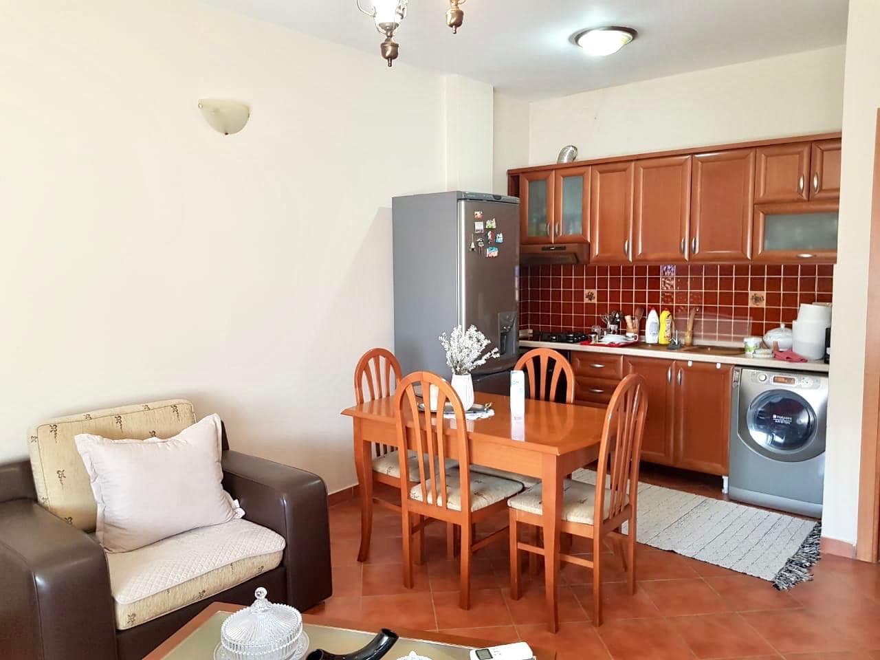 JEPET ME QERA APARTAMENT 1+1, PRANE QENDRES TREGTARE FLAGSHIP, DURRES. 2