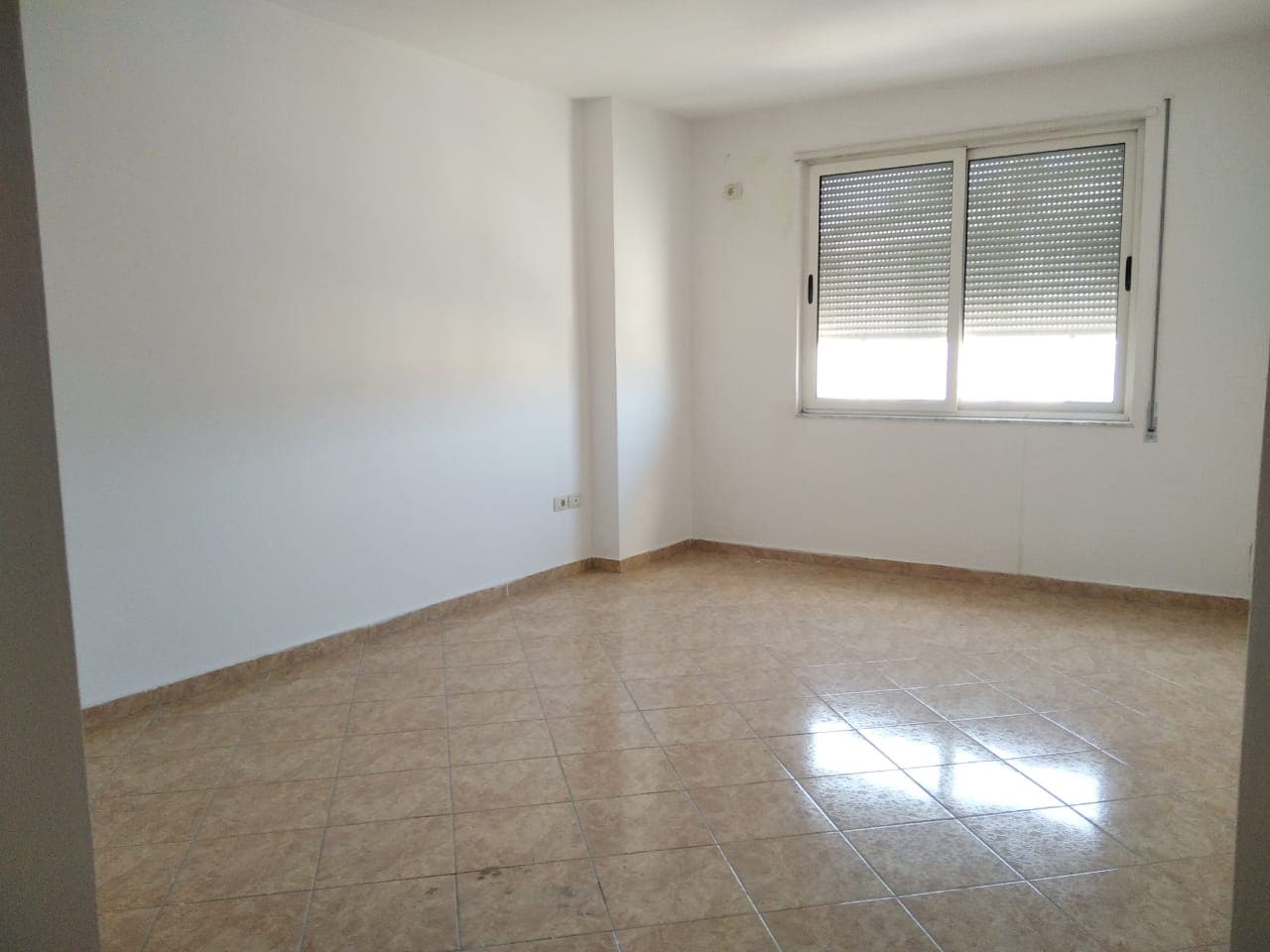 SHITET APARTAMENT 3+1 PRANE STACIONIT TE TRENIT,DURRES 3