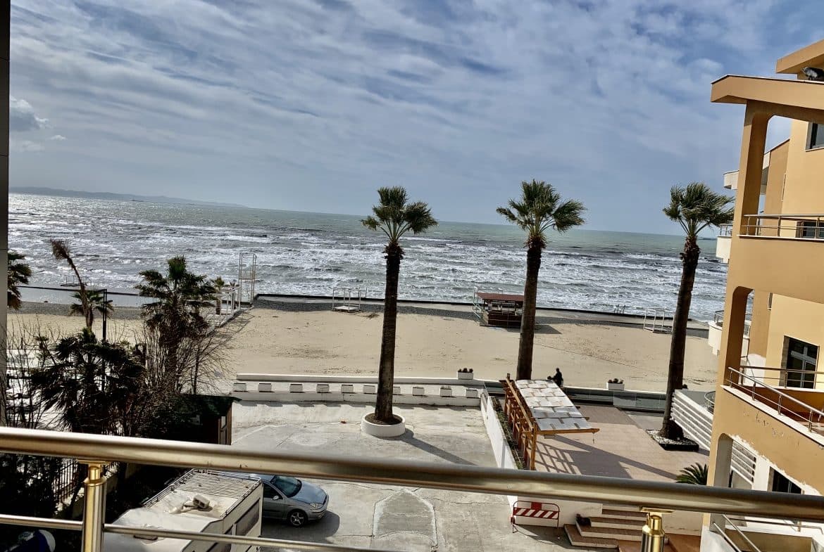 JEPET ME QERA APARTAMENT 2+1 PERBALL DETIT PLAZH,DURRES! 4