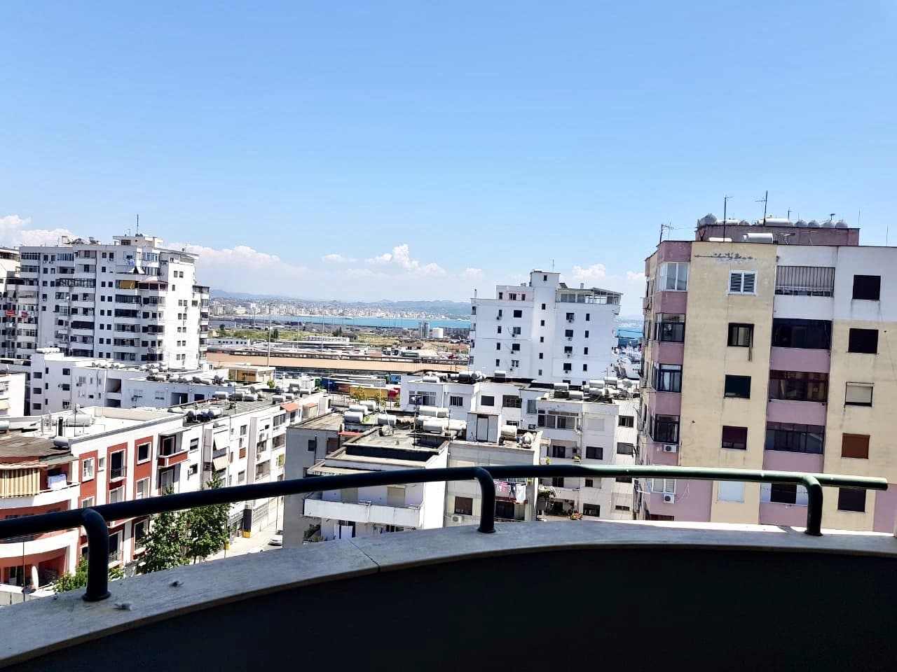 JEPET ME QERA APARTAMENT 2+1 PERBALL FLAG SHIP,DURRES! 4