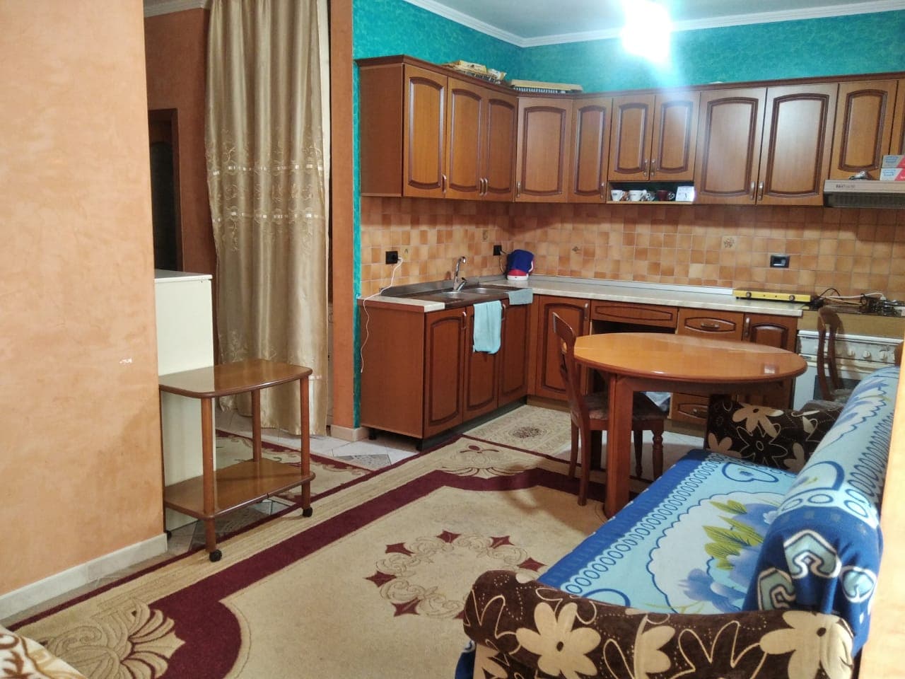 SHITET APARTAMENT 2+1 PRANE HOTEL FLORIDA,PLAZH,DURRES.
