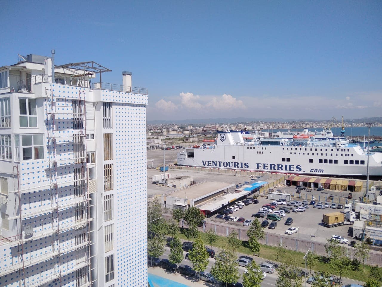 SHITET APARTAMENT 2+1 PRANE PORTIT,DURRES.