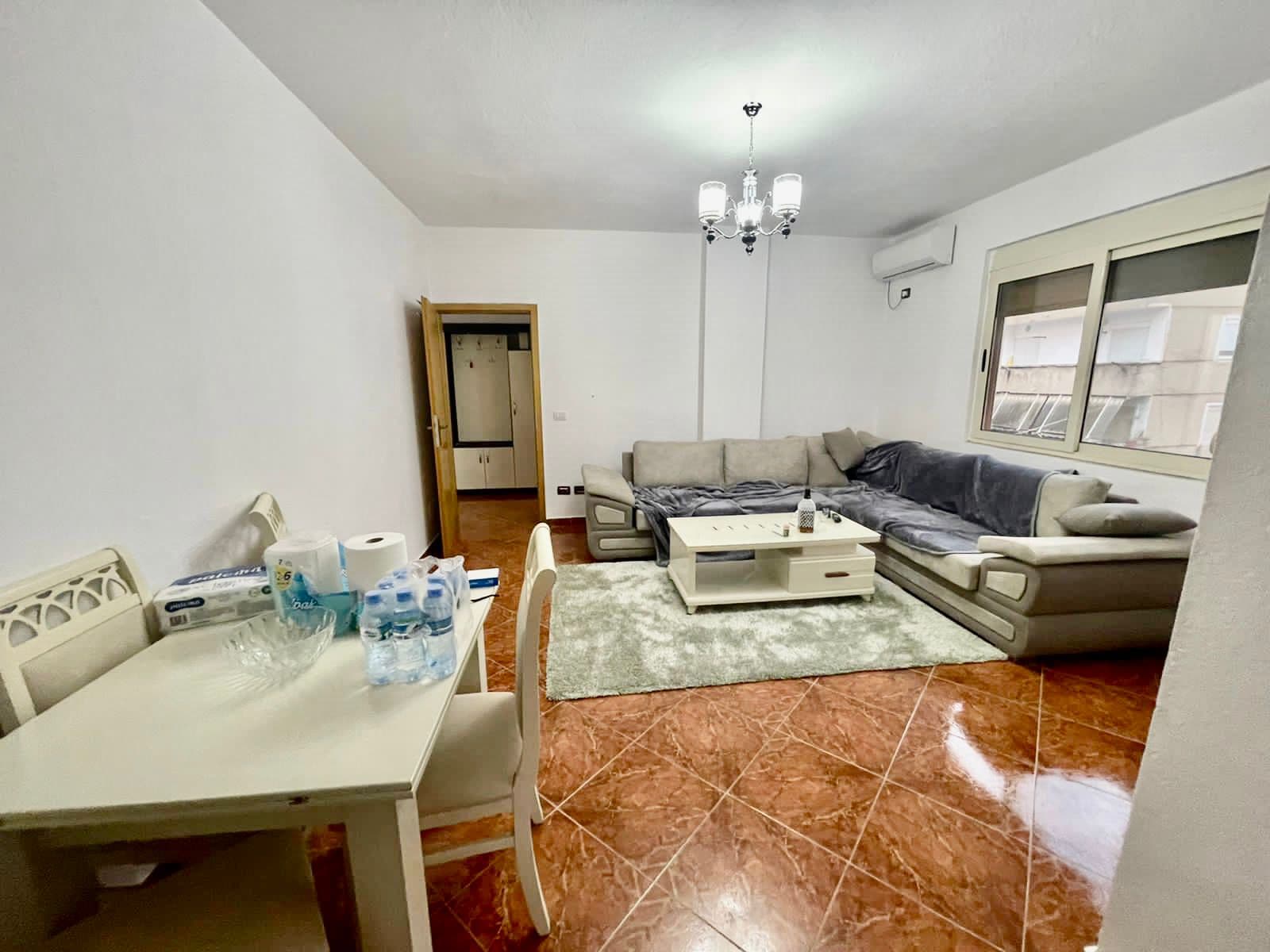 SHITET APARTAMENT 2+1 PRANE QENDRES , VOLLGA, DURRES. 2