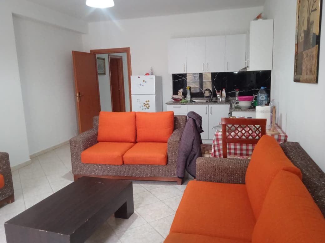 SHITET APARTAMENT 1+1 PRANE PALLATIT TE SPORTIT,DURRES.