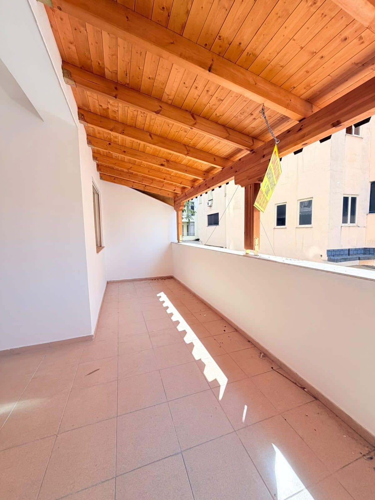 SHITET APARTAMENT 2+1+2 NE ZONEN E ISH URT, DURRES 4