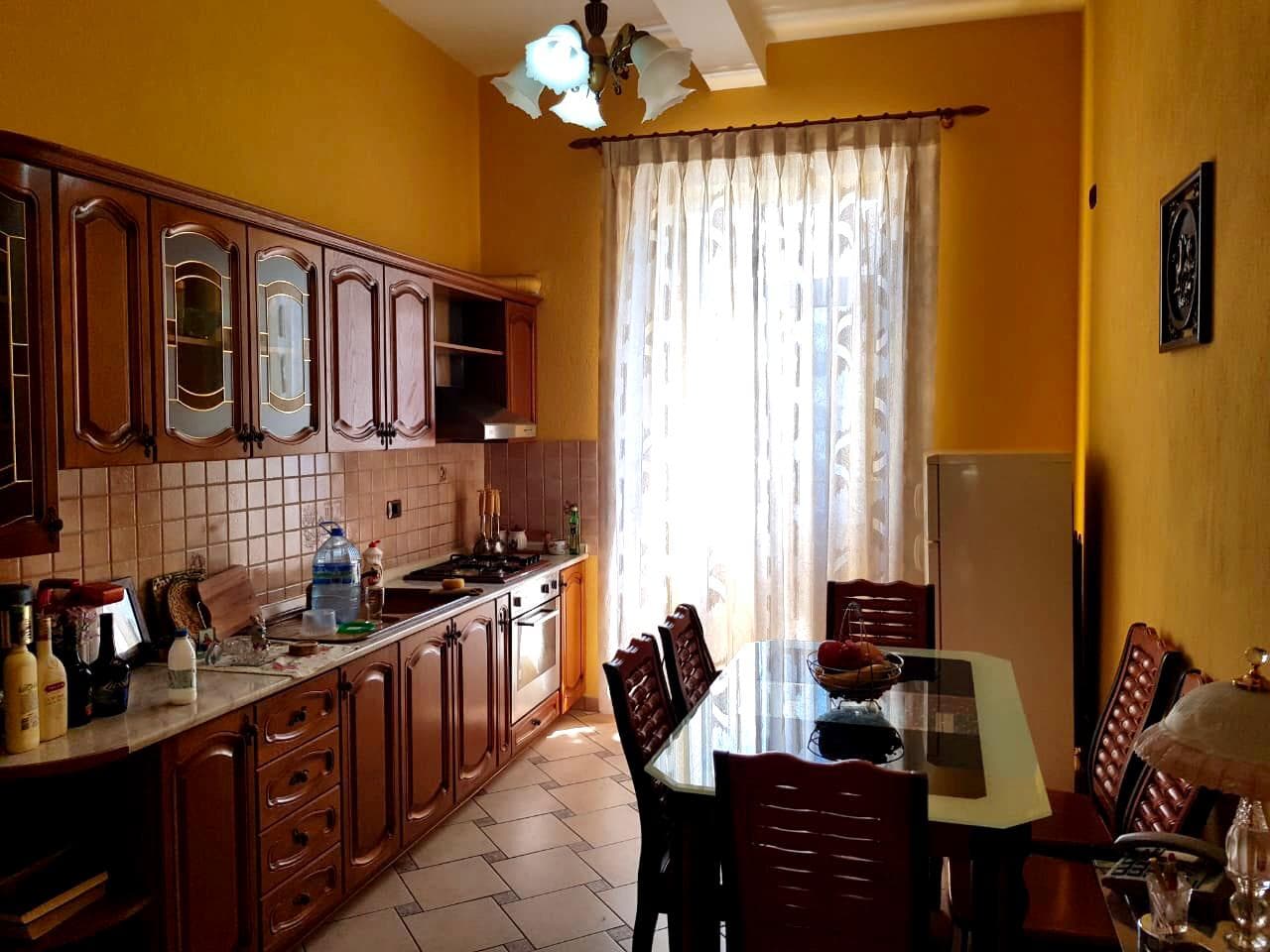 JEPET ME QERA APARTAMENT 2+1 PRANE AUTOBUSAVE TE SHIJAKUT,DURRES