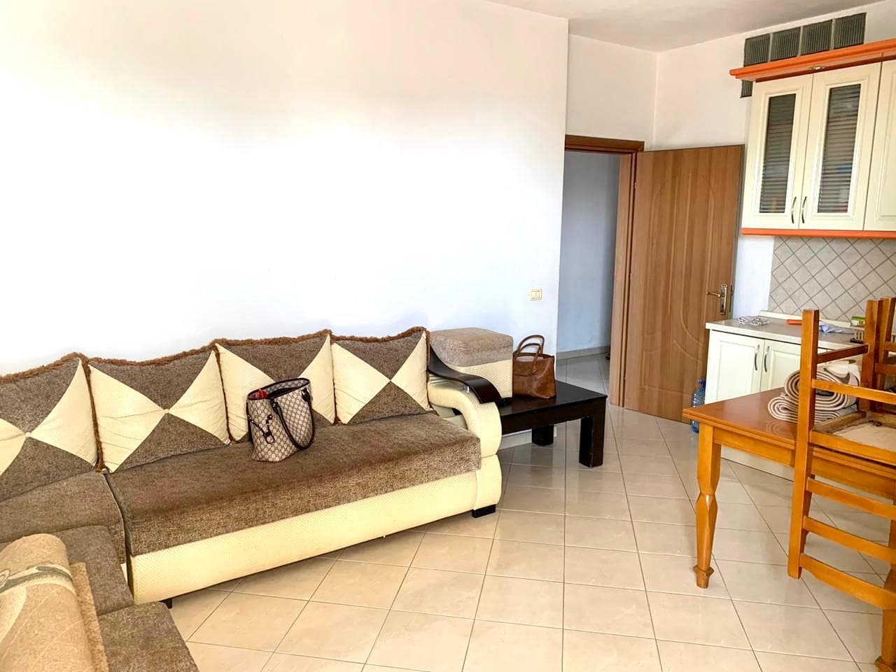 SHITET APARTAMENT 2+1 PRANE TREGUT TE MADH INDUSTRIAL, DURRES. 3