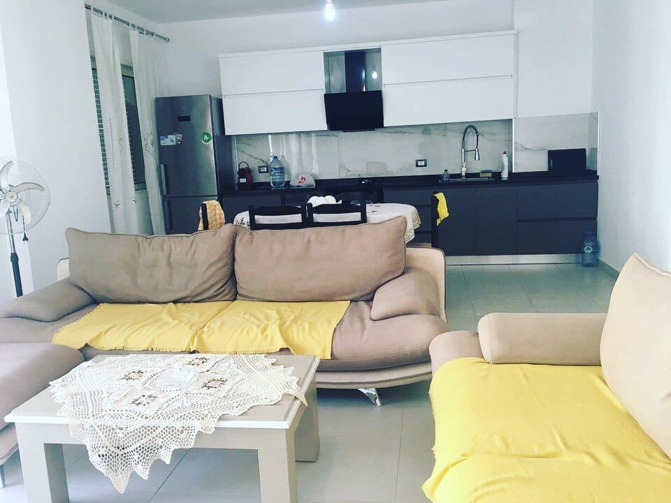 JEPET ME QERA APARTAMENT 2+1 PRANE UJSJELLSIT,DURRES!