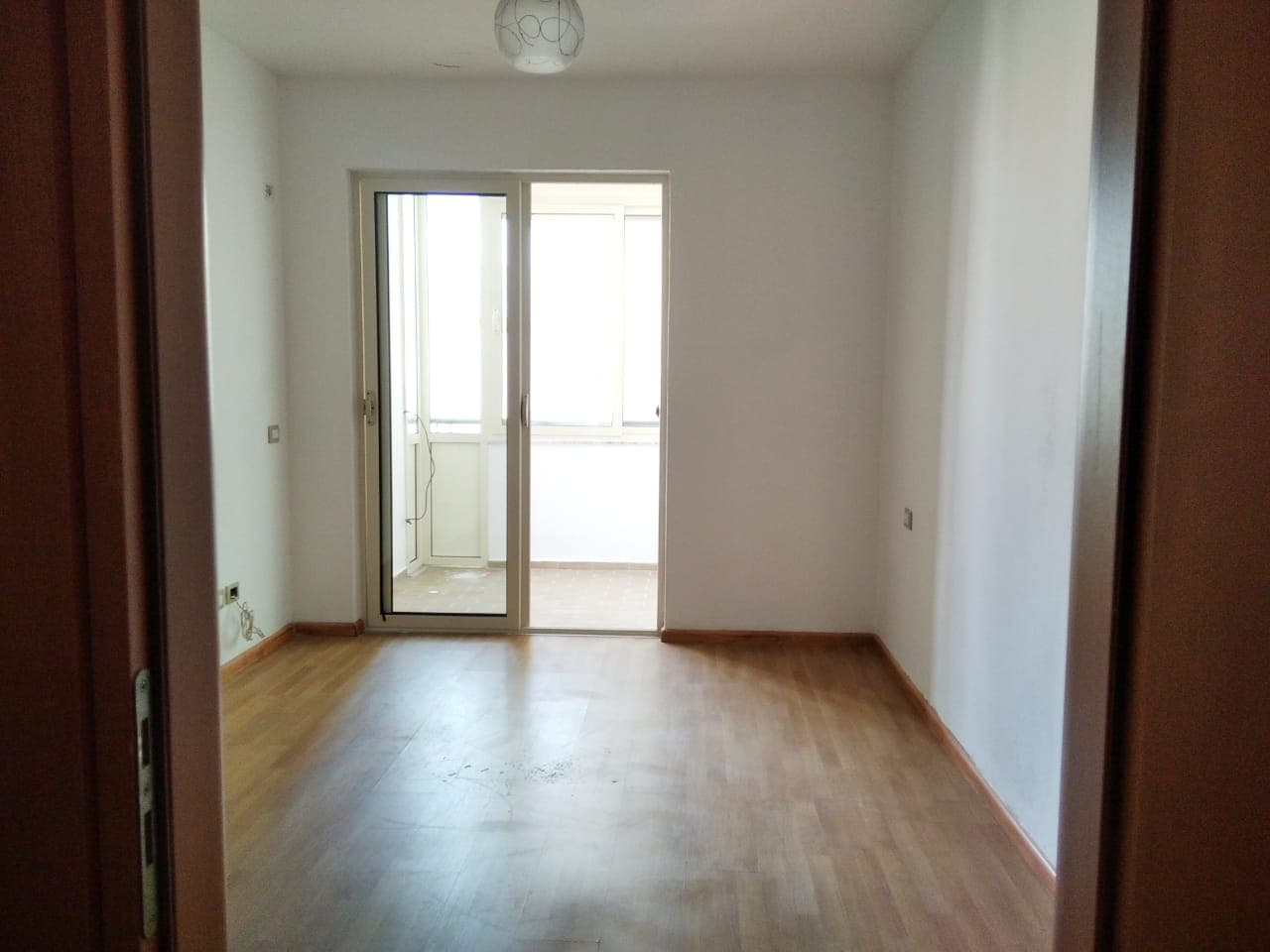SHITET APARTAMENT 2+1 LAGJA 5 PRANE ISH RAJONIT,DURRES. 3