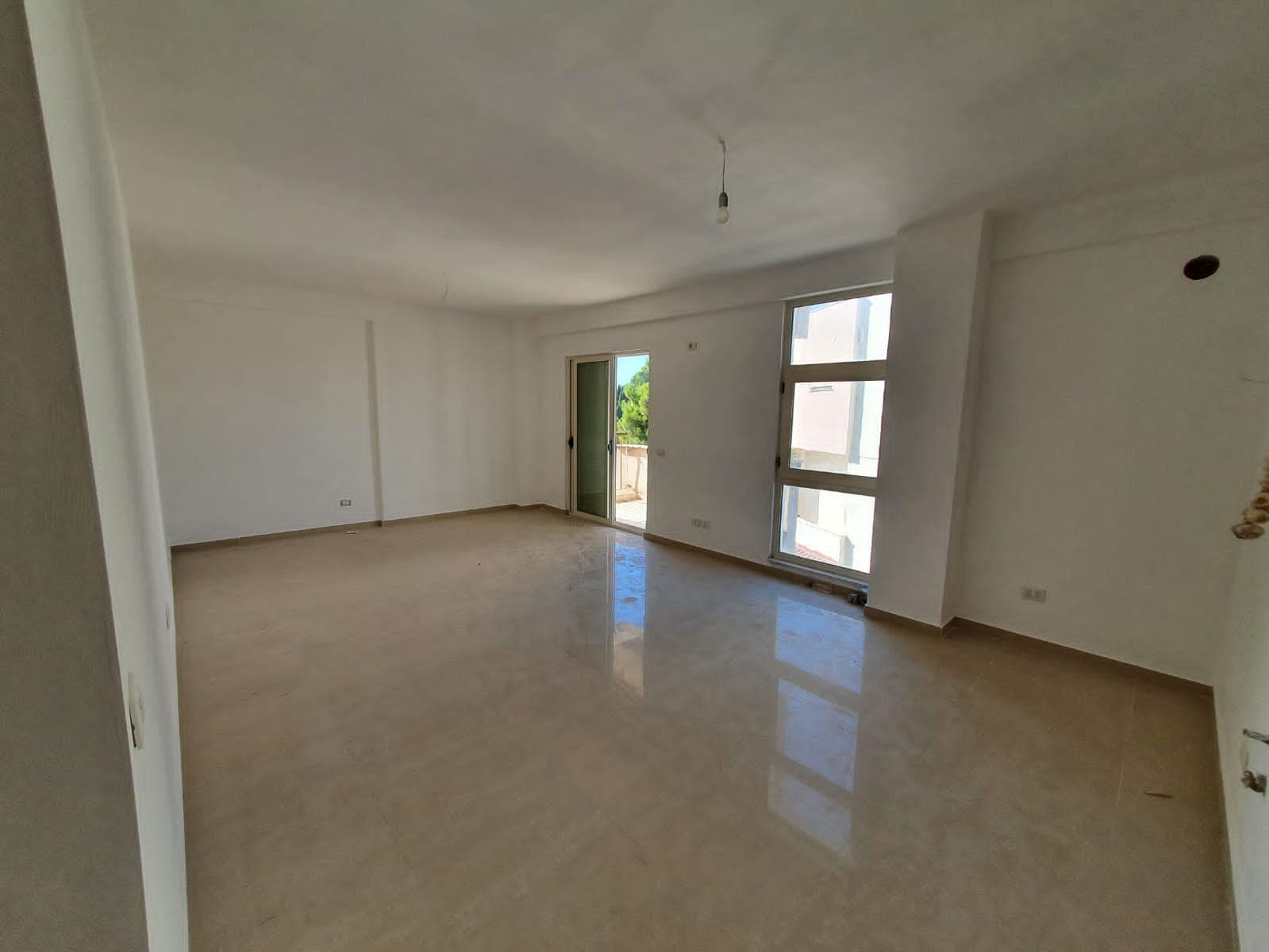 SHITET APARTAMENT 2+1 PRANE VILES SE ZOGUT, DURRES. 2