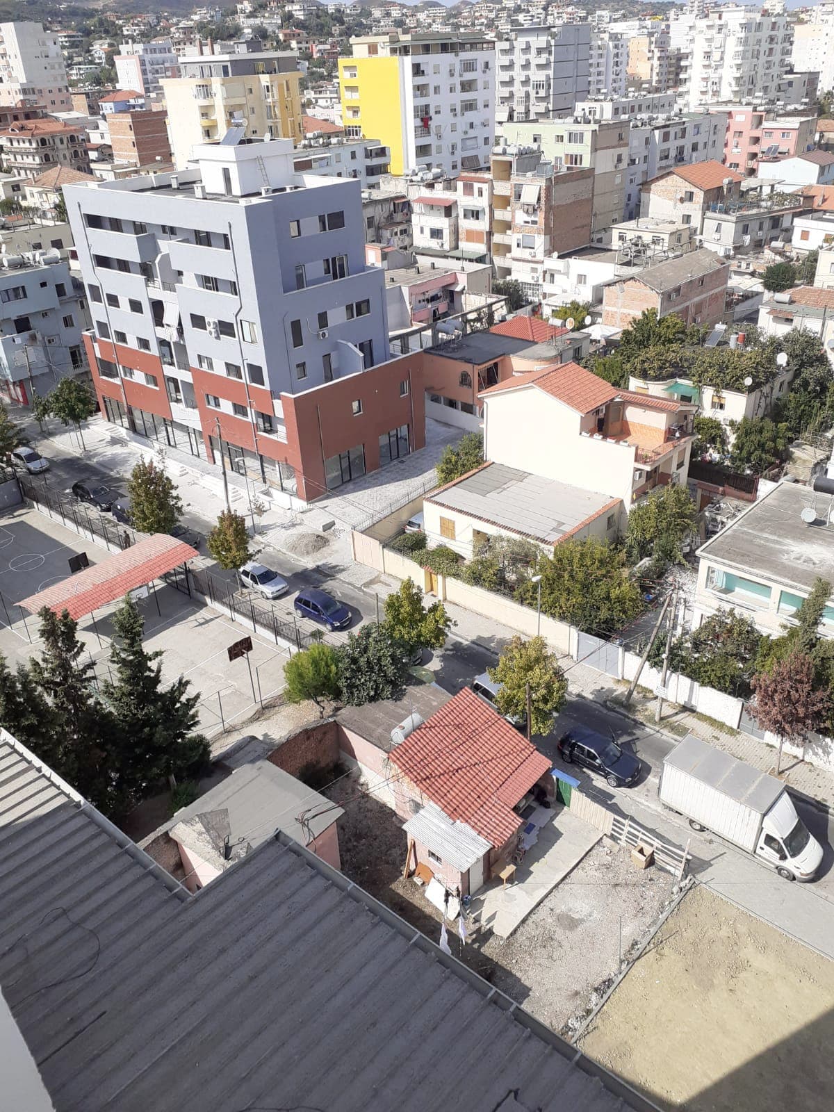 SHITET APARTAMENT 2+1 PRANE KOPSHTIT SOTIR NOKA,DURRES.