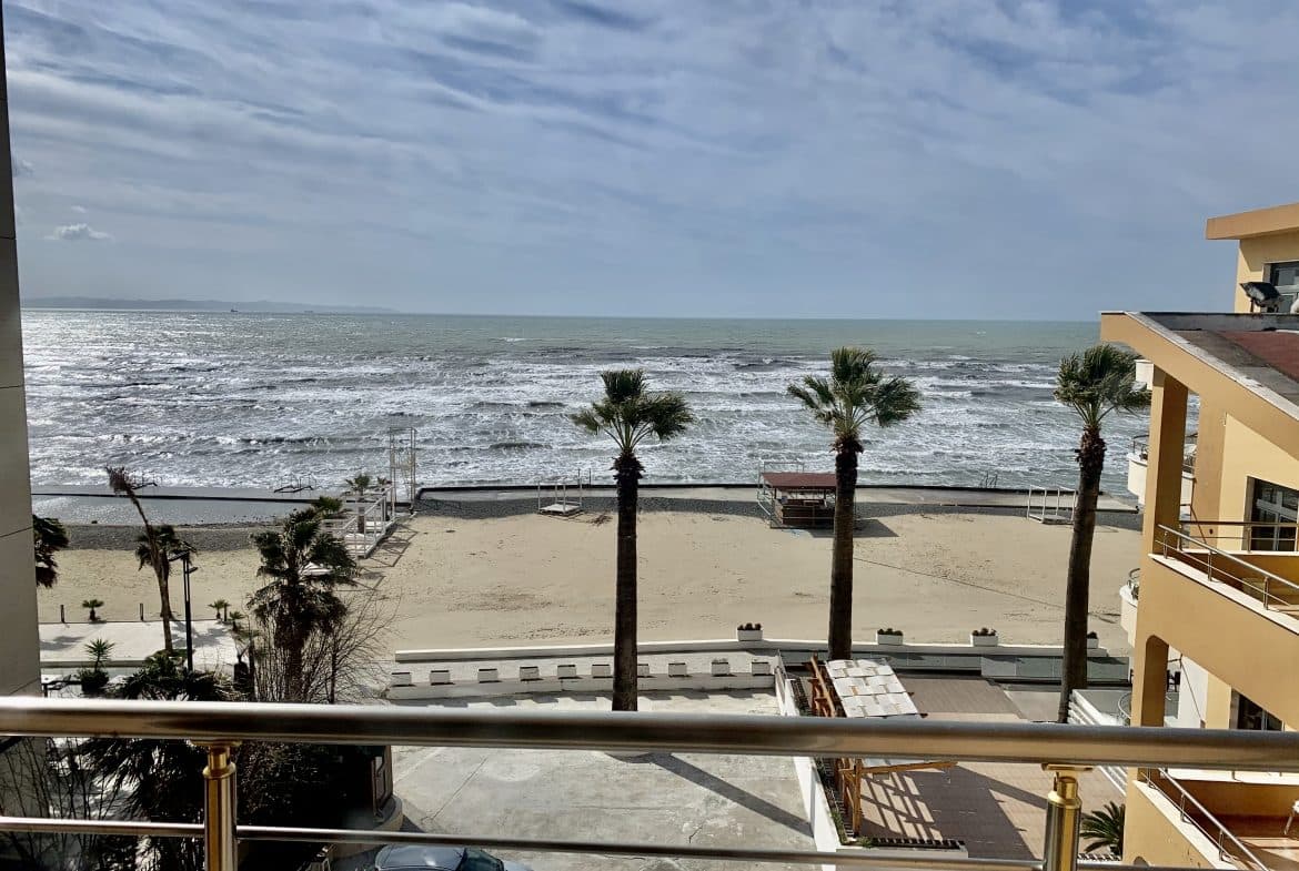 JEPET ME QERA GARSIONERE BUZE DETIT PLAZH,DURRES!