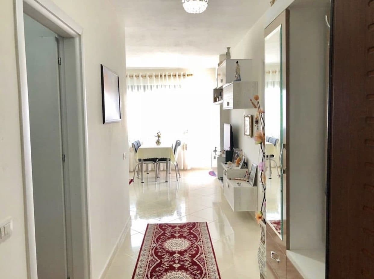SHITET APARTAMENT 1+1 I MOBILUAR NE DURRES! 4