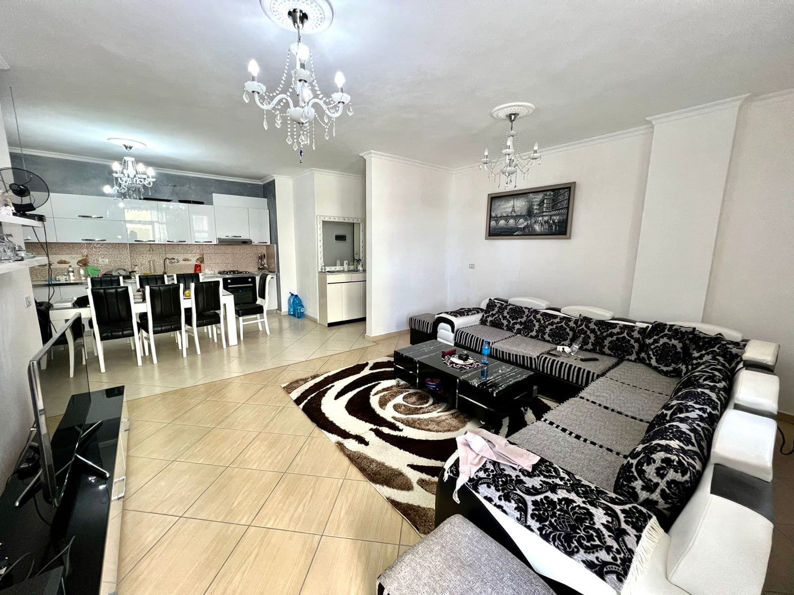 SHITET APARTAMENT 2+1 LAGJA 16 PRANE KAZAZIT,DURRES 2