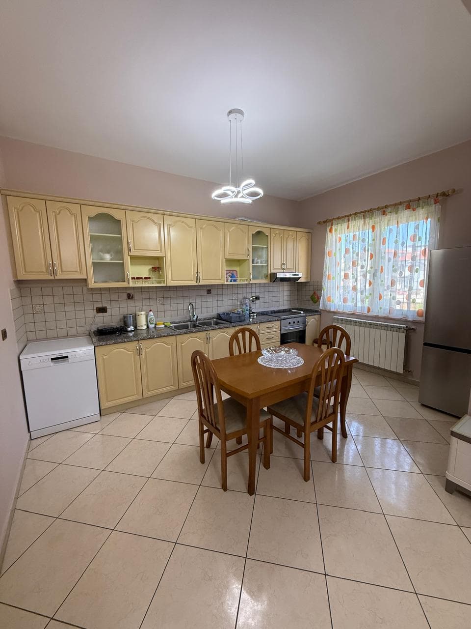 JEPET ME QERA APARTAMENT 2+1 SPITALIT DURRES 2