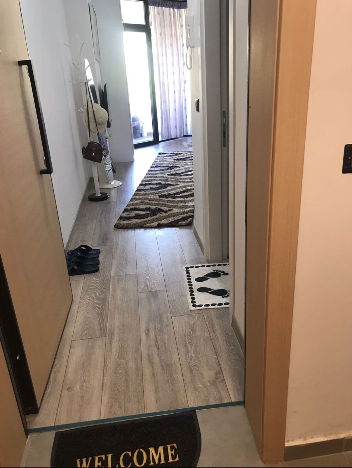 JEPET ME QERA DITORE GARSONIERE REZIDENZA WHITE HILL CURRILA , DURRES 2