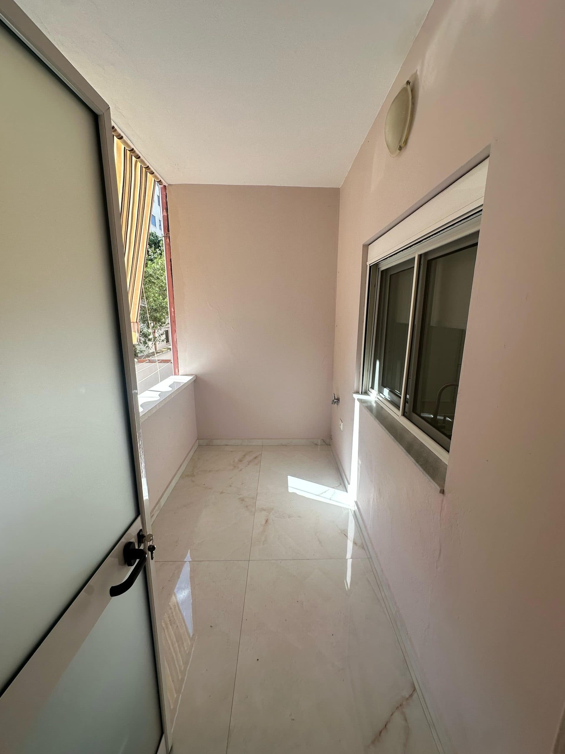 JEPET ME QERA APARTAMENT 1+1+GARAZH, PLAZH, DURRES. 4