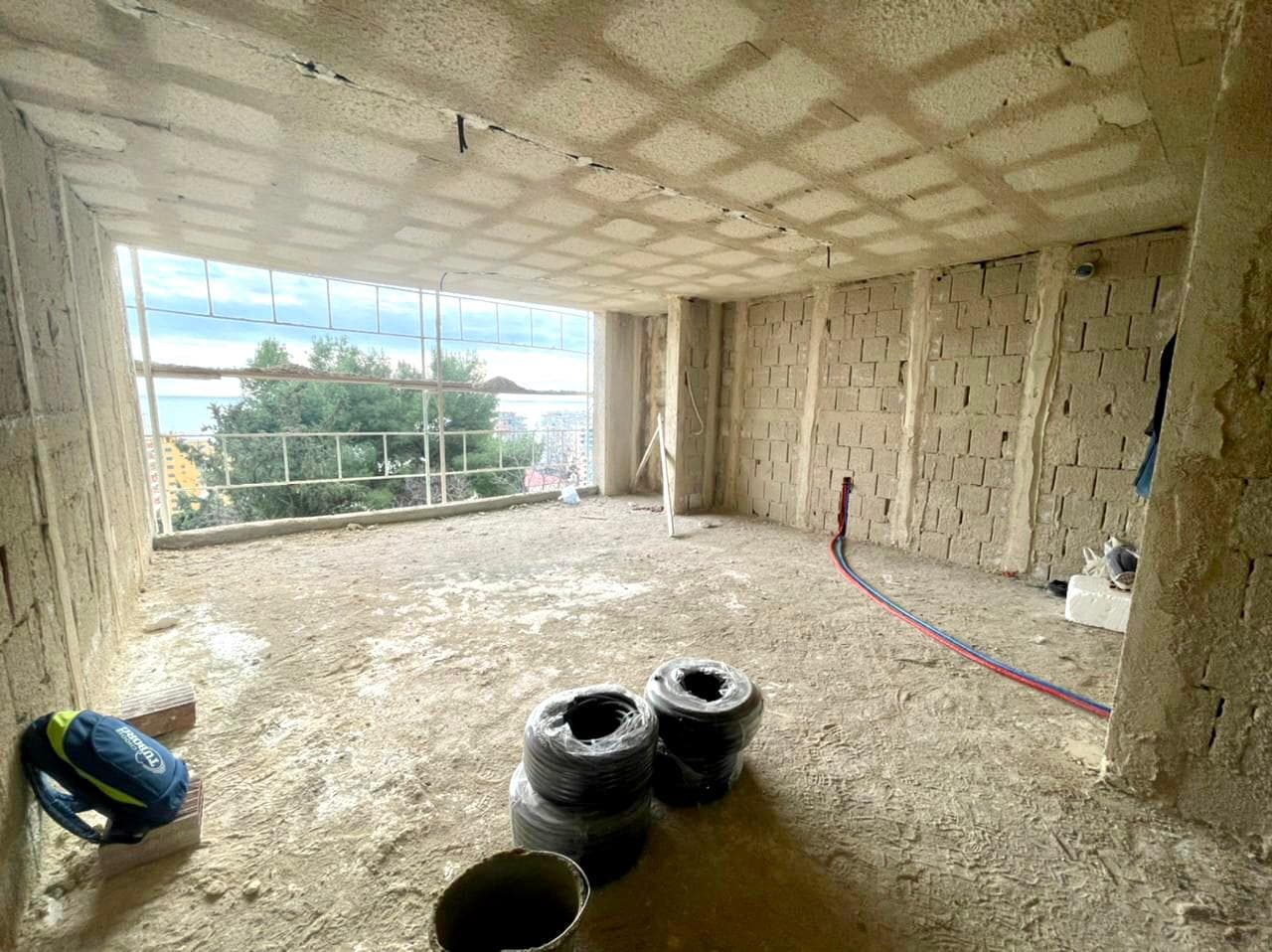 SHITET APARTAMENT 2+1 ME PAMJE NGA DETI , PRANE VILES ZOGUT, DURRES. 3
