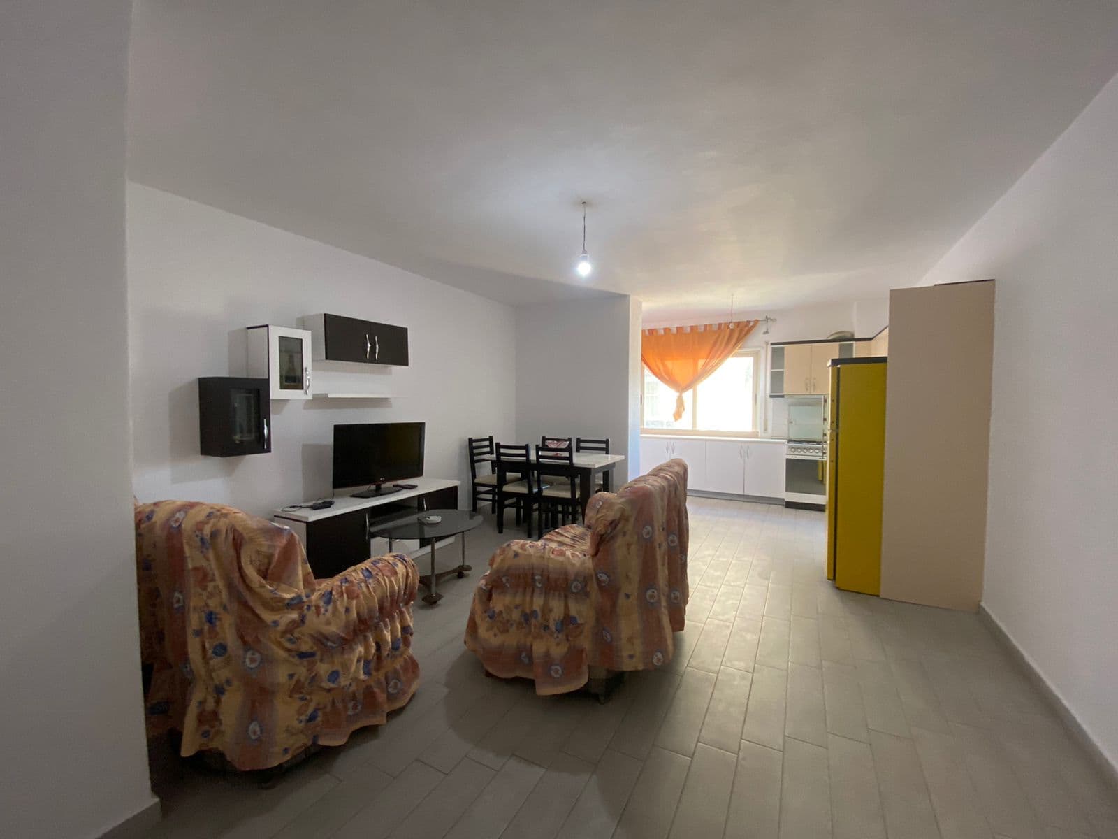 SHITET APARTAMENT 2+1 + GARAZHD PRANE DREJTORIS SE POLICIS,DURRES.